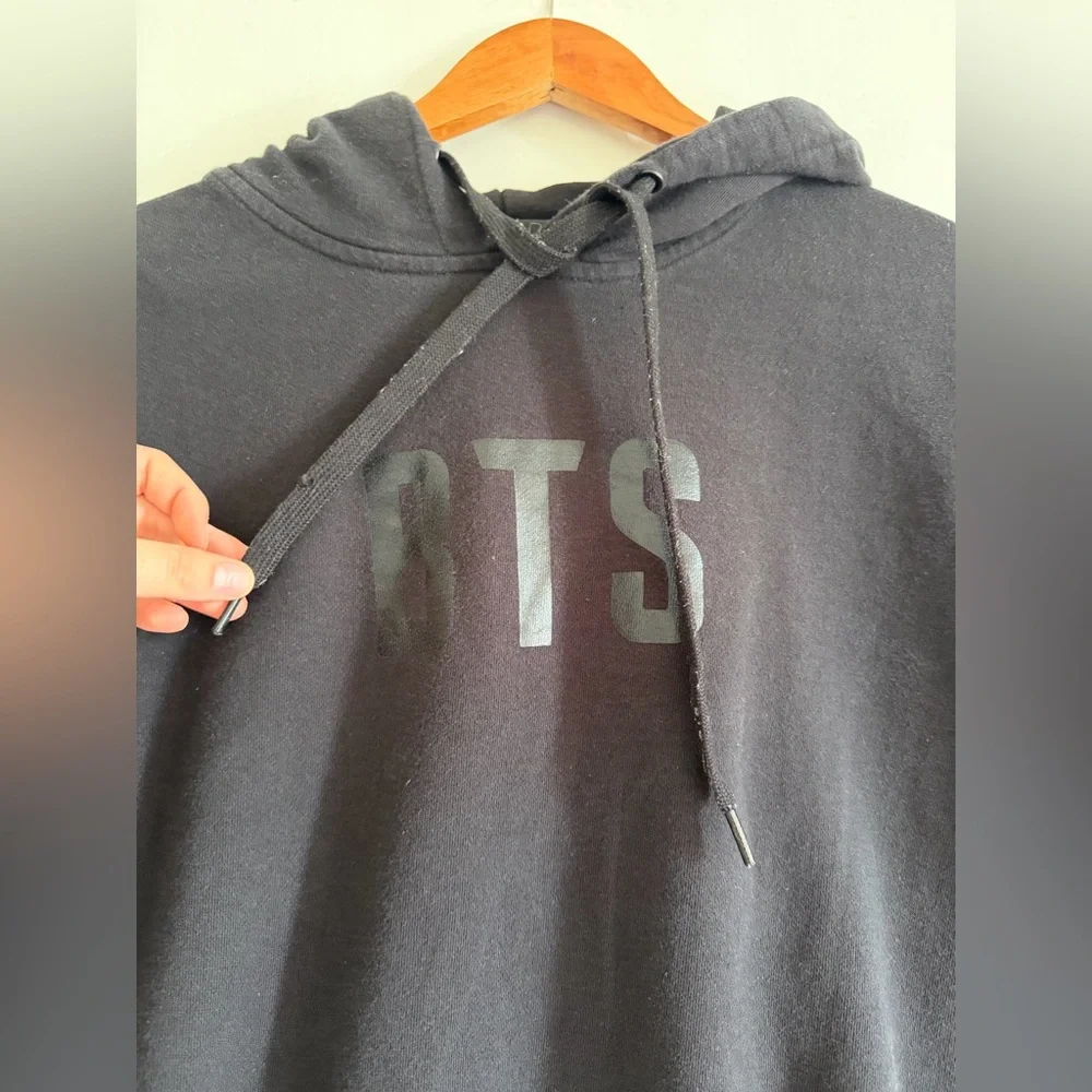 BTS Authentic Merchandise Black Map of the Soul Tour Hoodie size Medium EUC - Picture 3 of 6